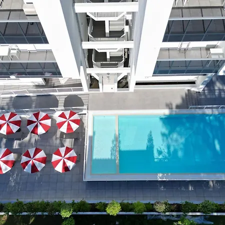 Penthouse With Pool And Solarium דירה