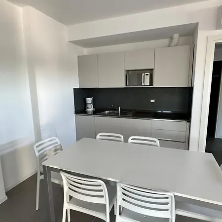 Penthouse With Pool And Solarium ביביונה