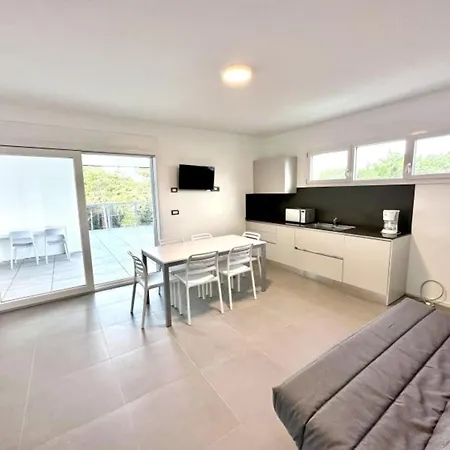 Penthouse With Pool And Solarium ביביונה