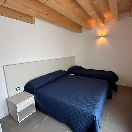 Penthouse With Pool And Solarium דירה *