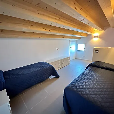 Penthouse With Pool And Solarium Appartamento