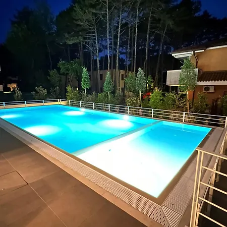 Penthouse With Pool And Solarium Appartement Bibione