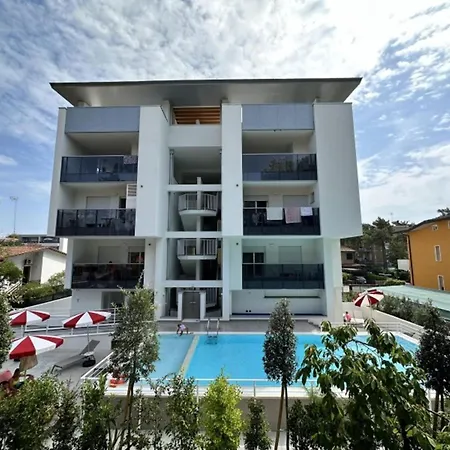 Penthouse With Pool And Solarium דירה ביביונה